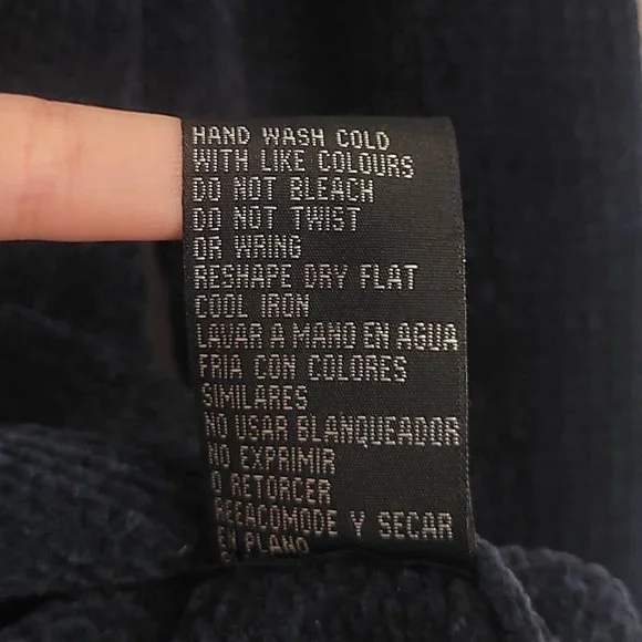 Cozy Vintage Carolyn Taylor Floral Embroidered Navy Sweater - Picture 6 of 10